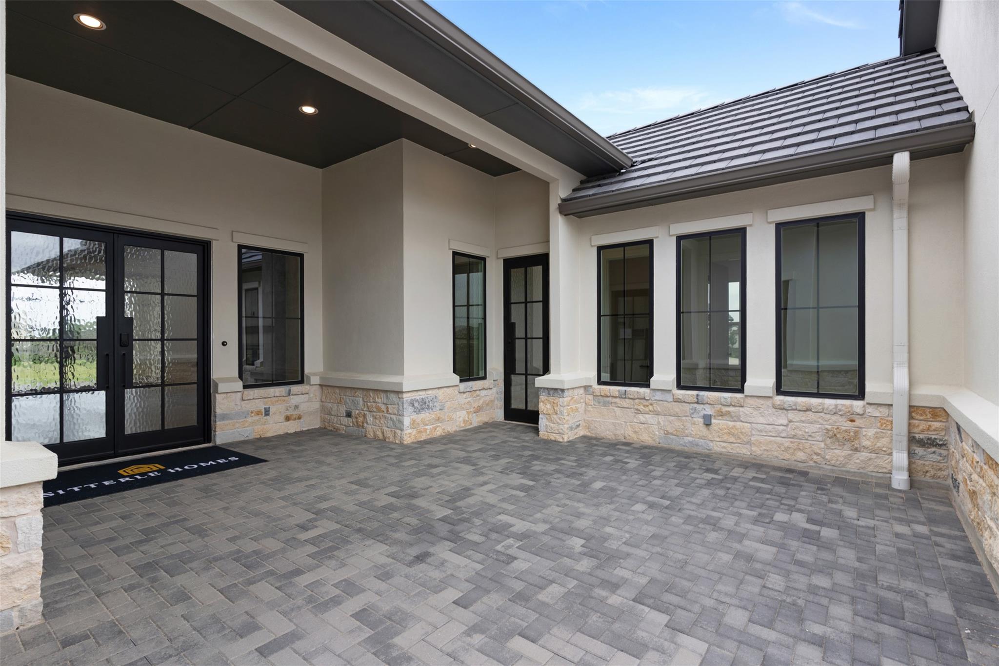 121 La Ventana DR