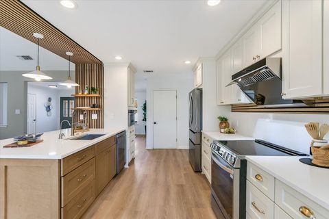 Tiny photo for 9905 Richelieu RD, Austin, TX 78750 (MLS # 3945103)