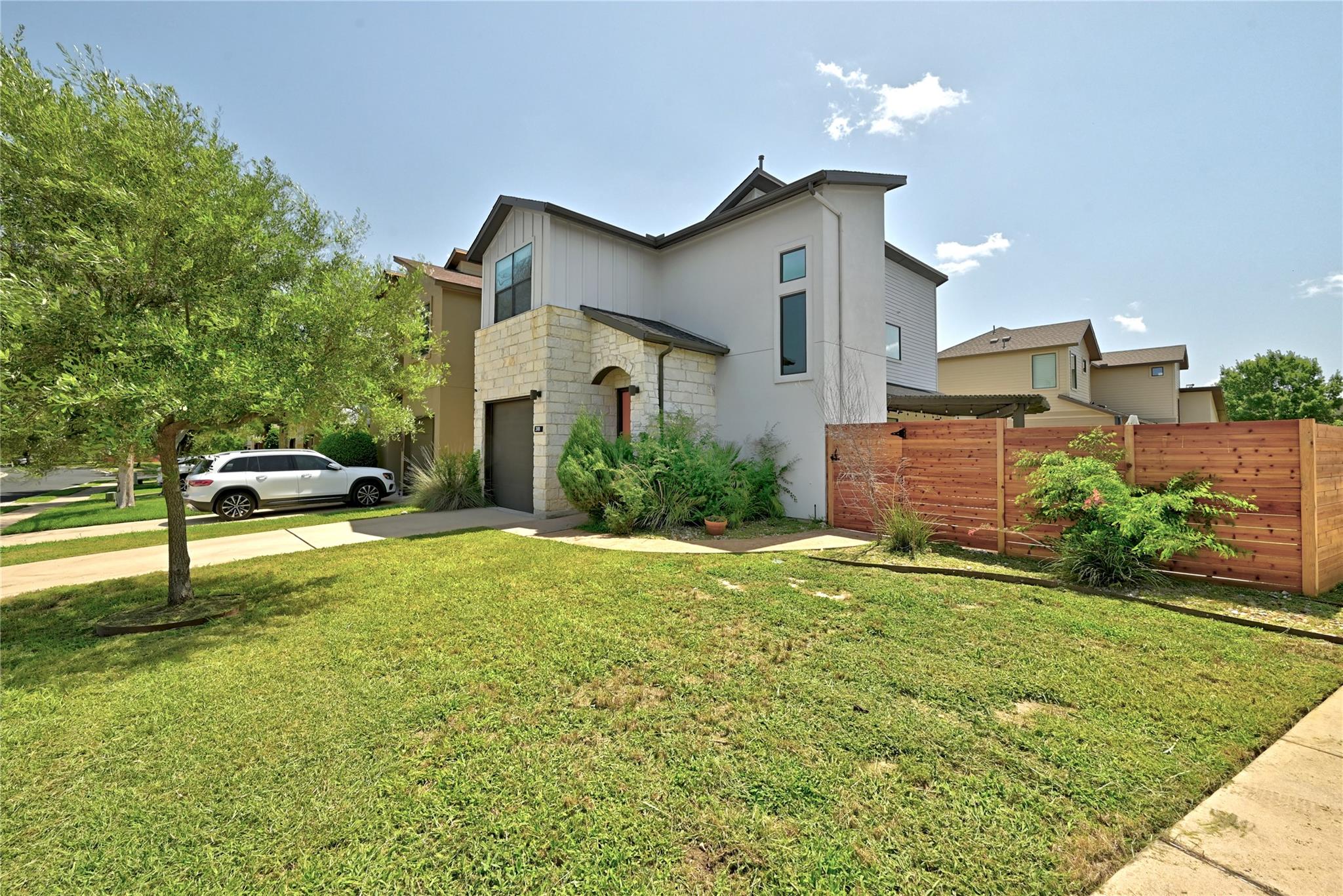 3111 Corbin LN