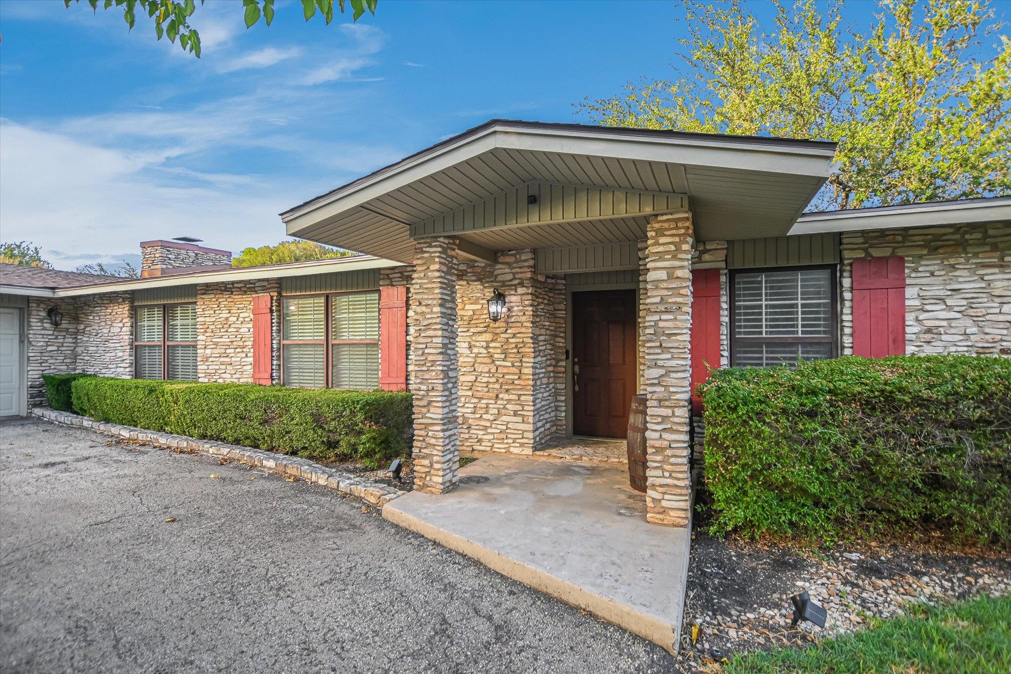 1004 Biscayne CV SW