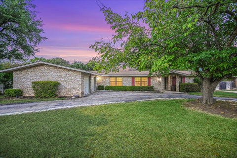 Photo of 1004 Biscayne CV SW, Lakeway, TX 78734 (MLS # 5018667)