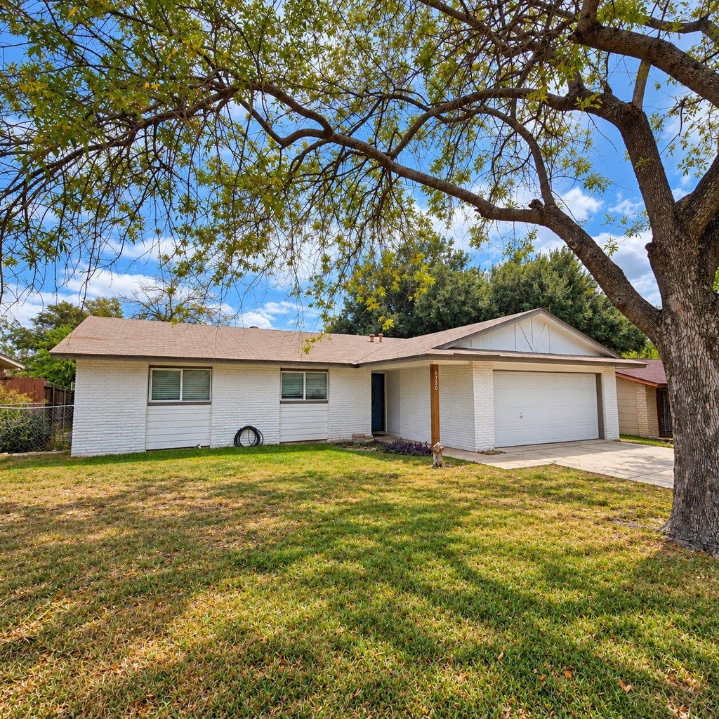 Photo of 6730 Spring Manor ST, San Antonio, TX 78249 (MLS # 2978550)