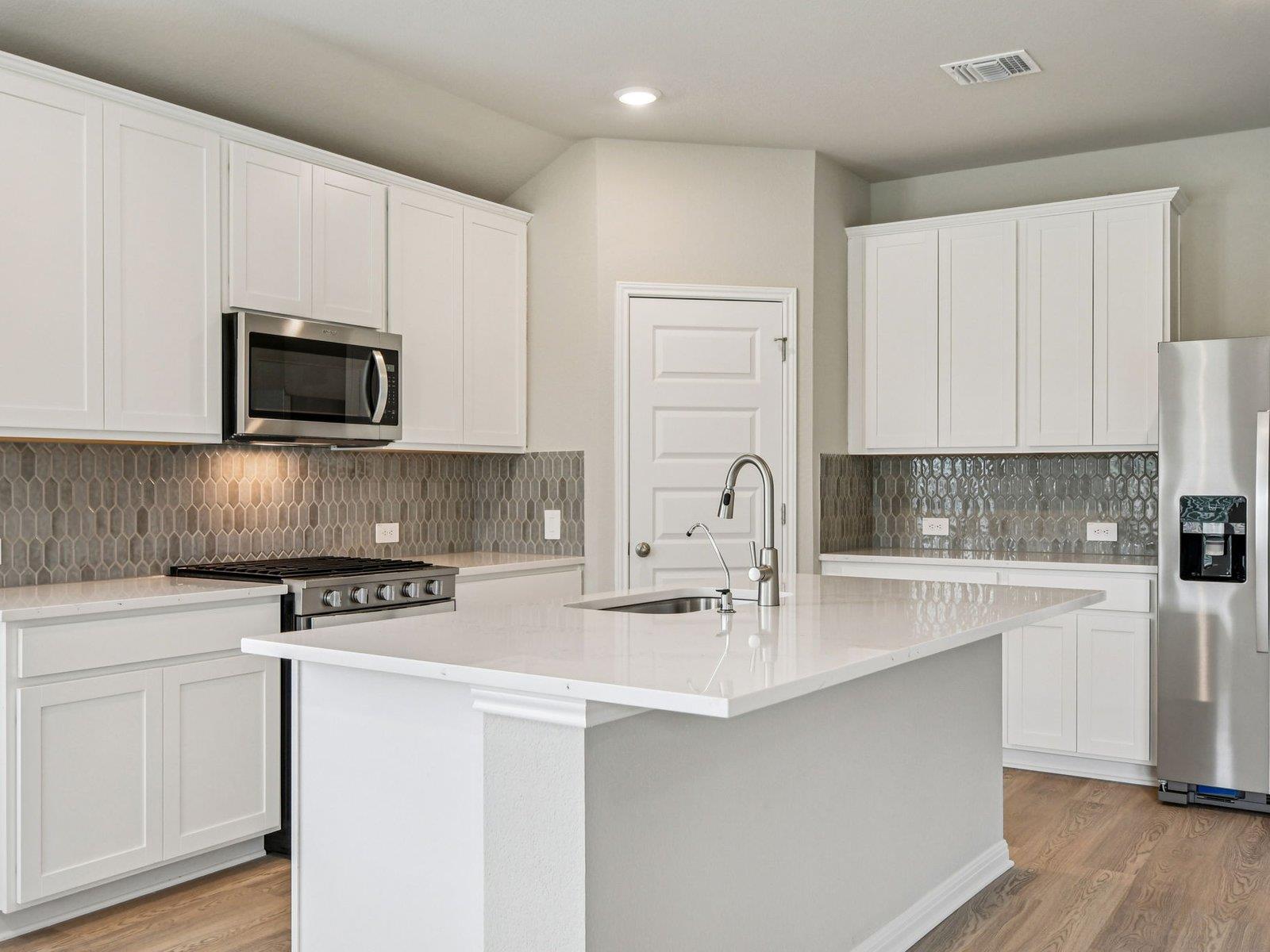 143 Coopers Hawk CRST