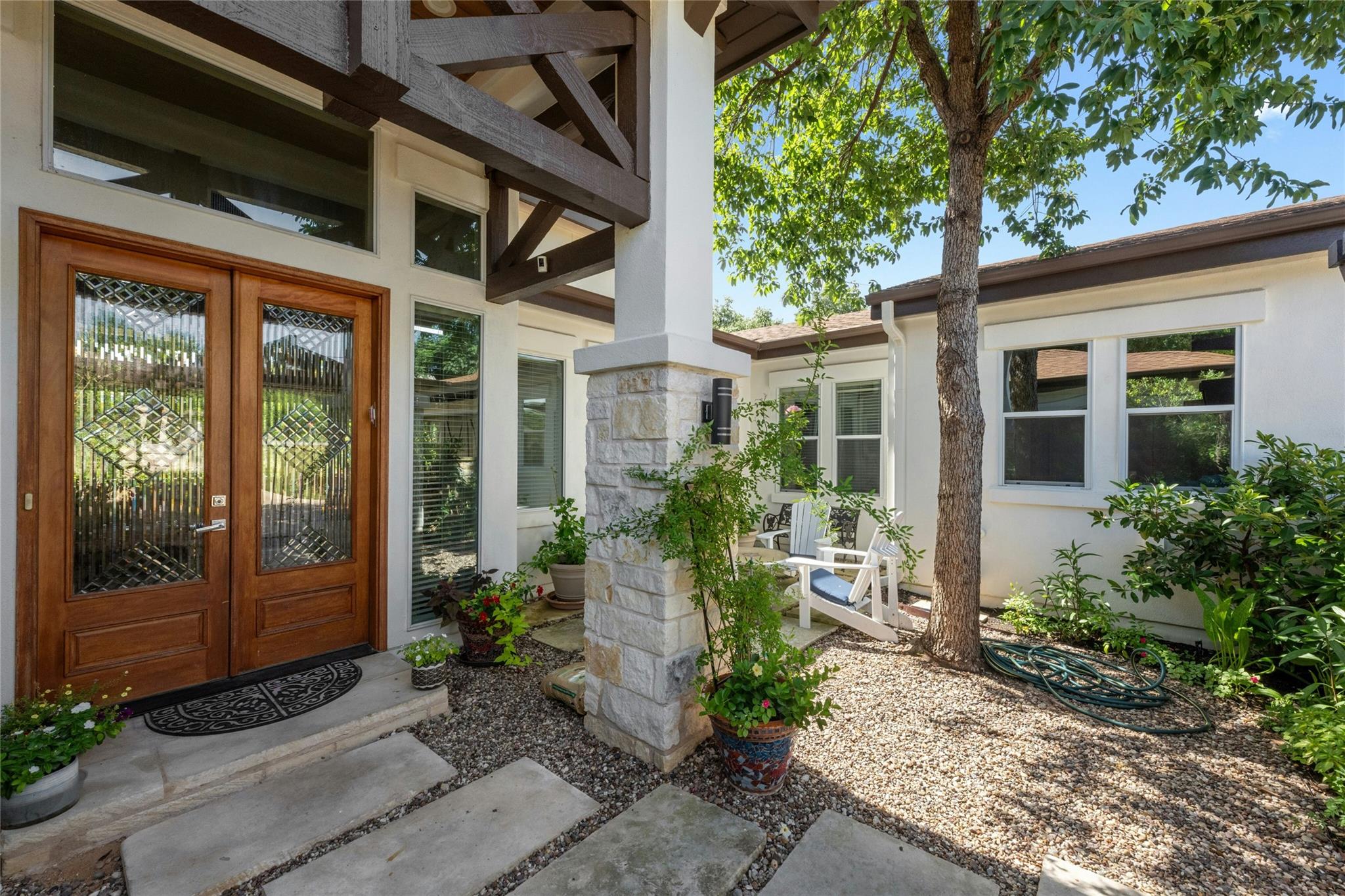 502 Lakeway DR