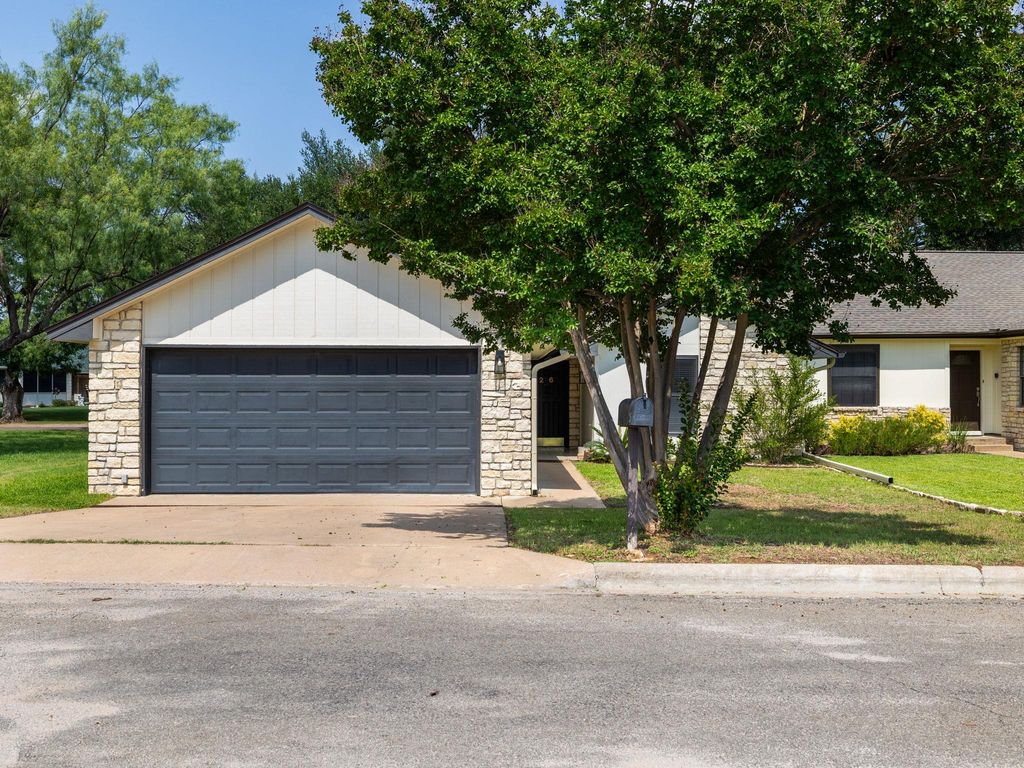 Photo of 26 Fairway LN, Meadowlakes, TX 78654 (MLS # 2329917)
