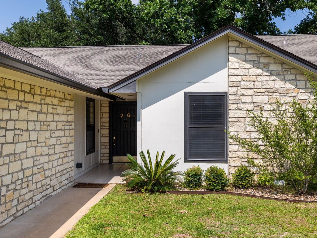 Photo of 26 Fairway LN, Meadowlakes, TX 78654 (MLS # 2329917)