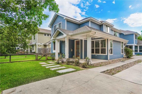 Photo of 703 E 49th ST #B, Austin, TX 78751 (MLS # 6536944)