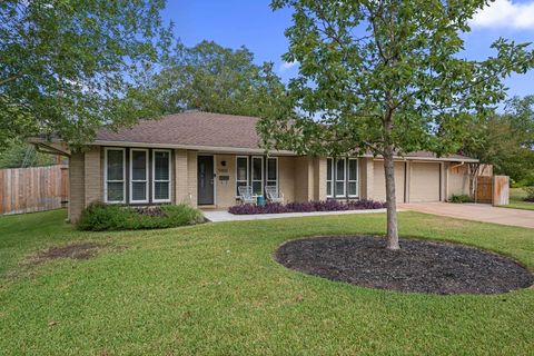 Photo of 5900 N Hampton DR, Austin, TX 78723 (MLS # 2022992)