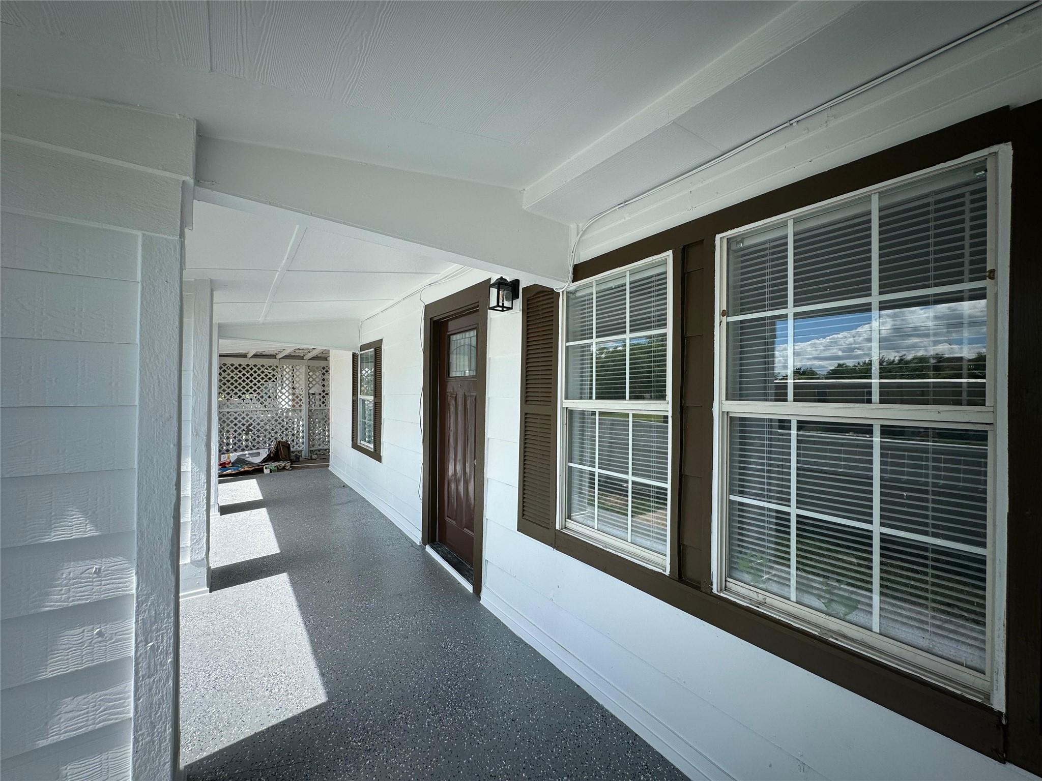 101 S Lockhart ST