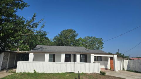 101 S Lockhart ST Manor TX 78653