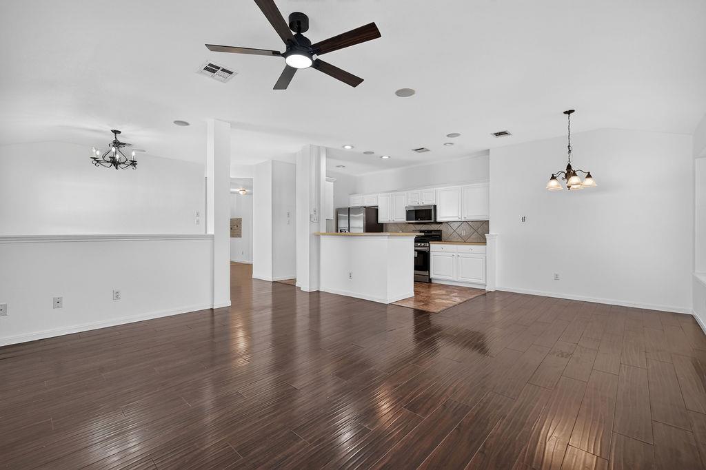 2113 Pearson WAY