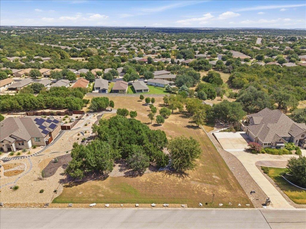 232 Standing Oak DR