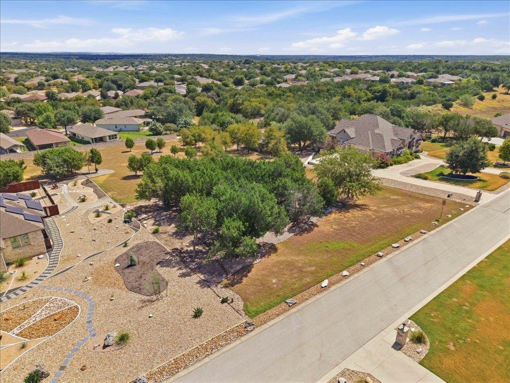 232 Standing Oak DR