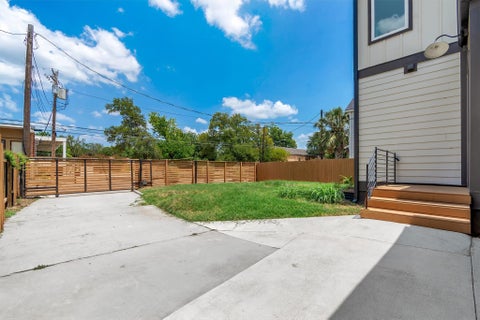 Tiny photo for 3101 Lyons RD #n/a, Austin, TX 78702 (MLS # 4187460)