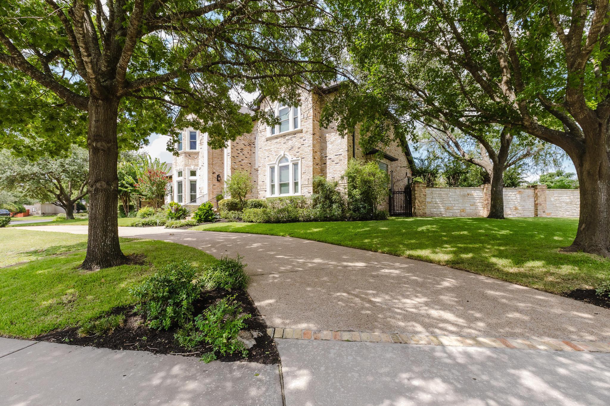3800 Trevino DR
