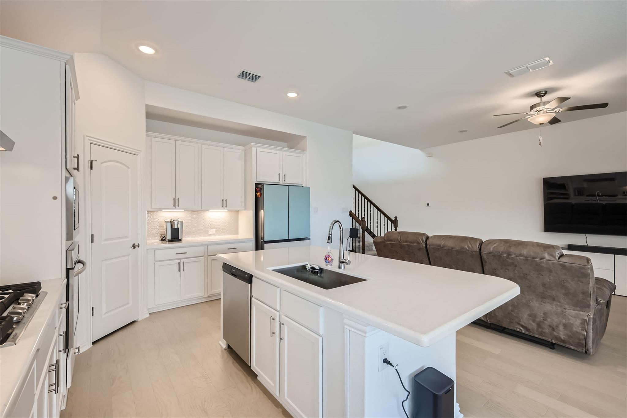 Bastrop, Texas 78602, United States, 3 Bedrooms Bedrooms, ,2 BathroomsBathrooms,Residential,Active,93464