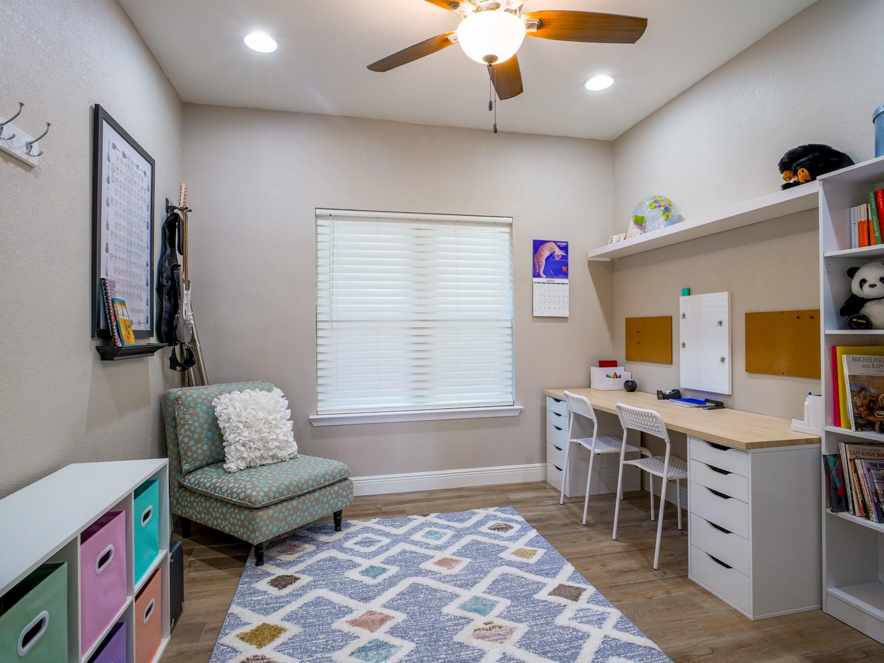 313 Meadowlakes DR