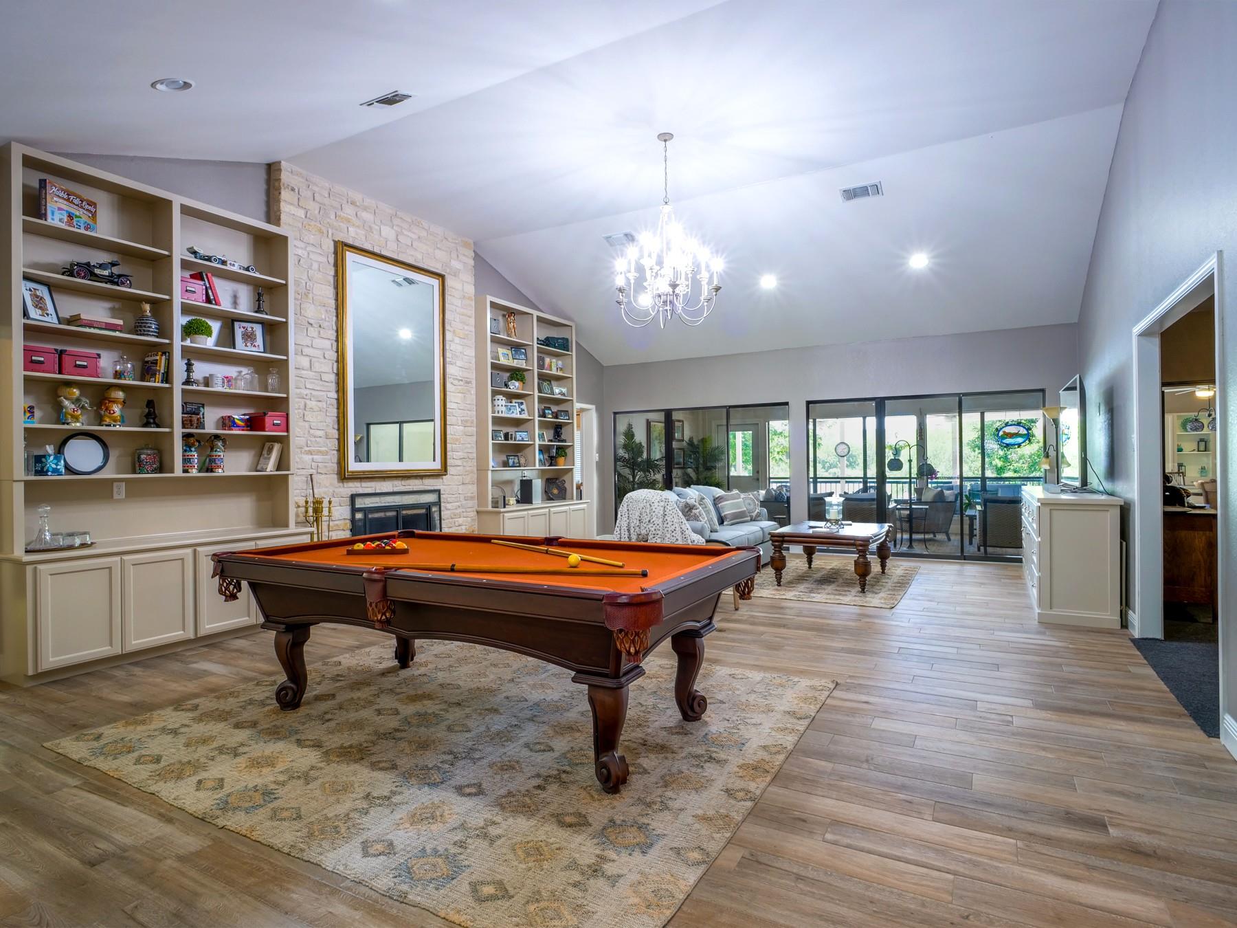 313 Meadowlakes DR