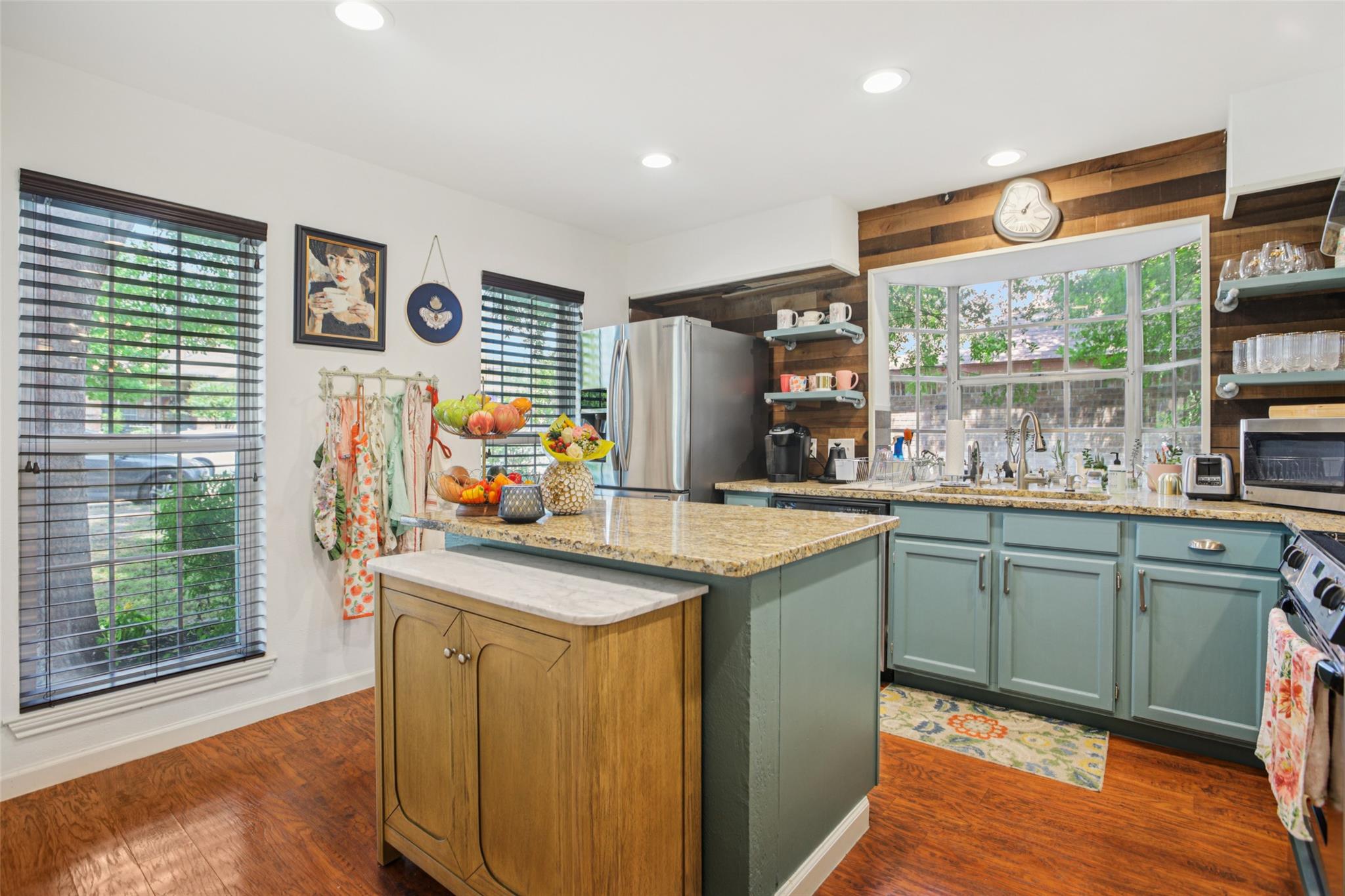 705 Canyon Bend RD