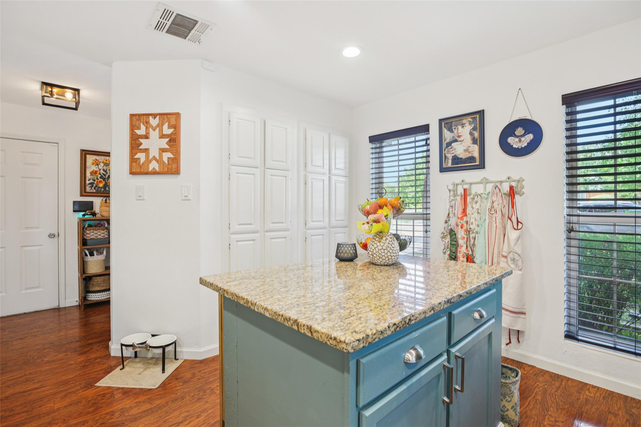 705 Canyon Bend RD