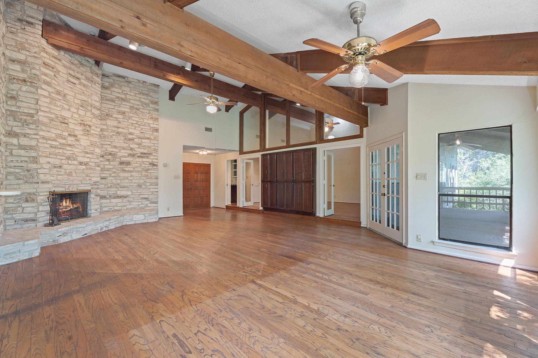 1513 Flintridge RD