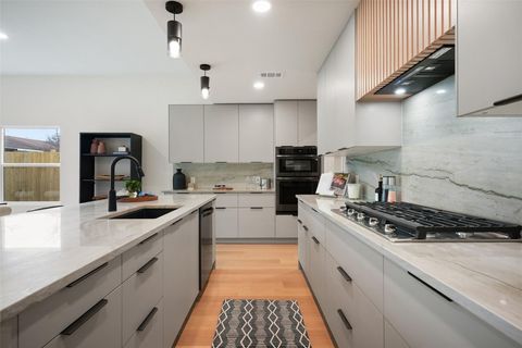 Tiny photo for 6307 Clubway LN, Austin, TX 78745 (MLS # 1811258)