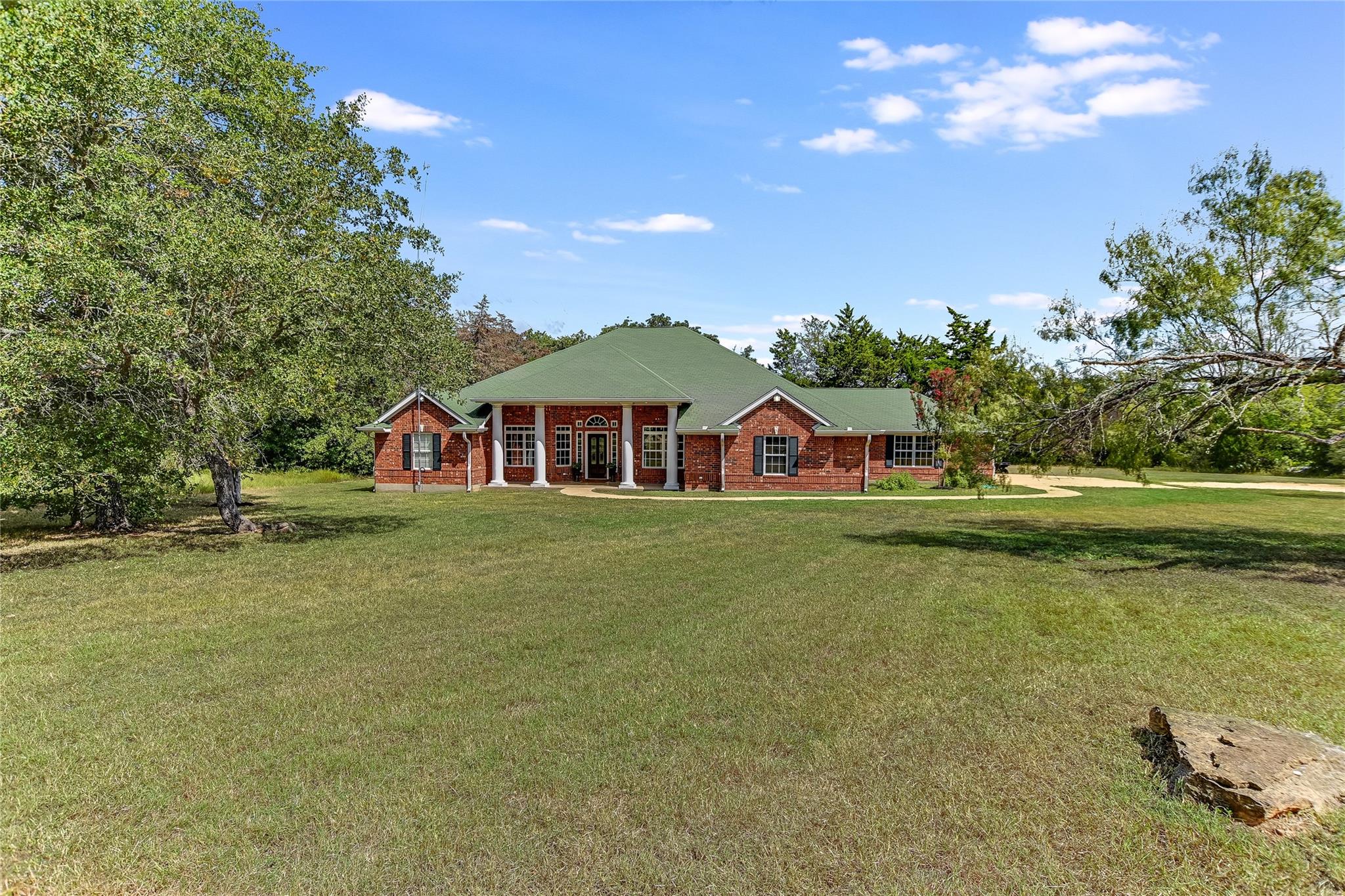 741 Knobbs RD