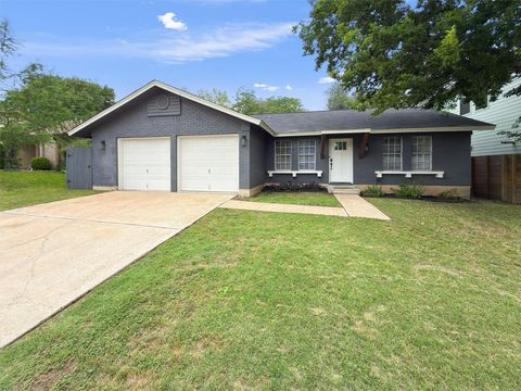 Photo of 800 Huntingdon PL, Austin, TX 78745 (MLS # 4175384)