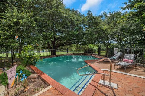 Tiny photo for 1 Crystal Springs Court CT #H, The Hills, TX 78738 (MLS # 9778437)