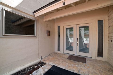 Tiny photo for 1 Crystal Springs Court CT #H, The Hills, TX 78738 (MLS # 9778437)