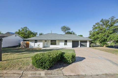 Photo of 5101 Woodmoor DR, Austin, TX 78721 (MLS # 2012318)