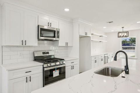 Tiny photo for 5101 Woodmoor DR, Austin, TX 78721 (MLS # 2012318)