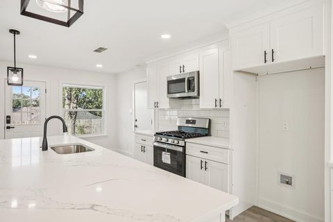 Tiny photo for 5101 Woodmoor DR, Austin, TX 78721 (MLS # 2012318)