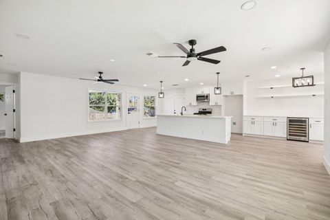 Tiny photo for 5101 Woodmoor DR, Austin, TX 78721 (MLS # 2012318)