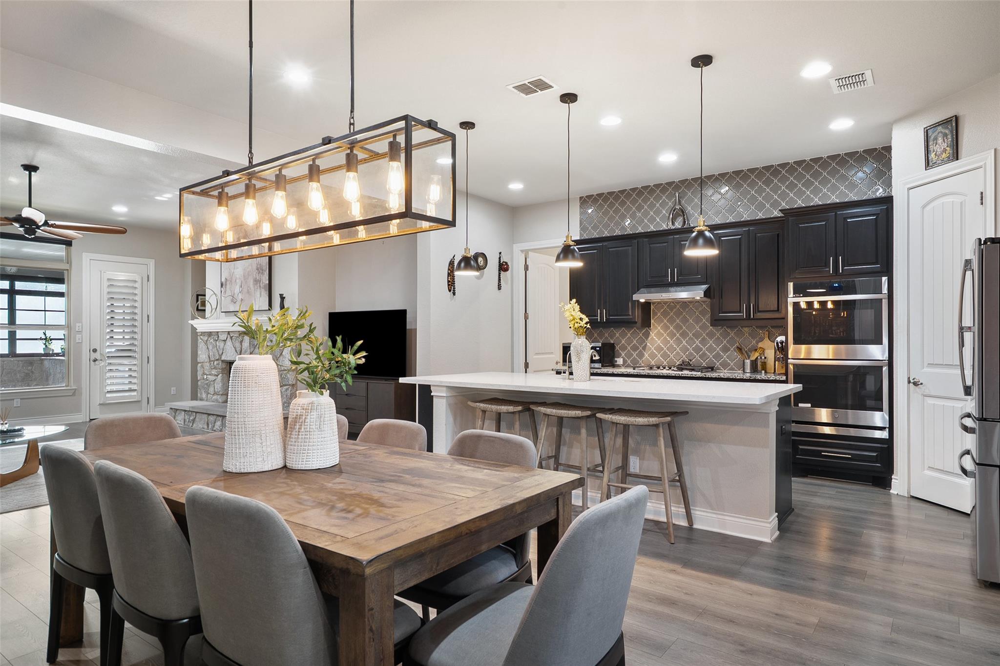 225 Escarpment WAY