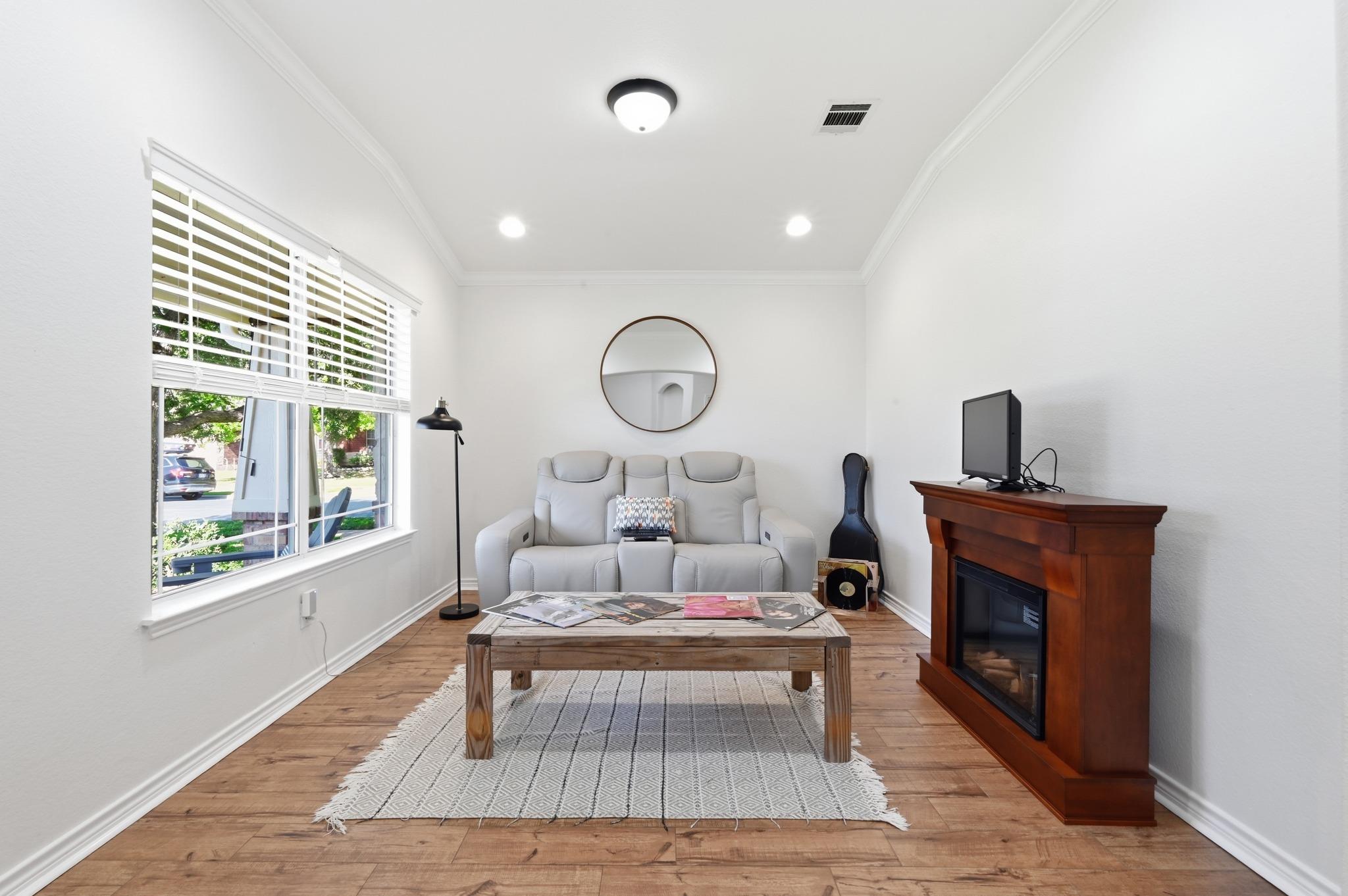 1118 Giberson WAY