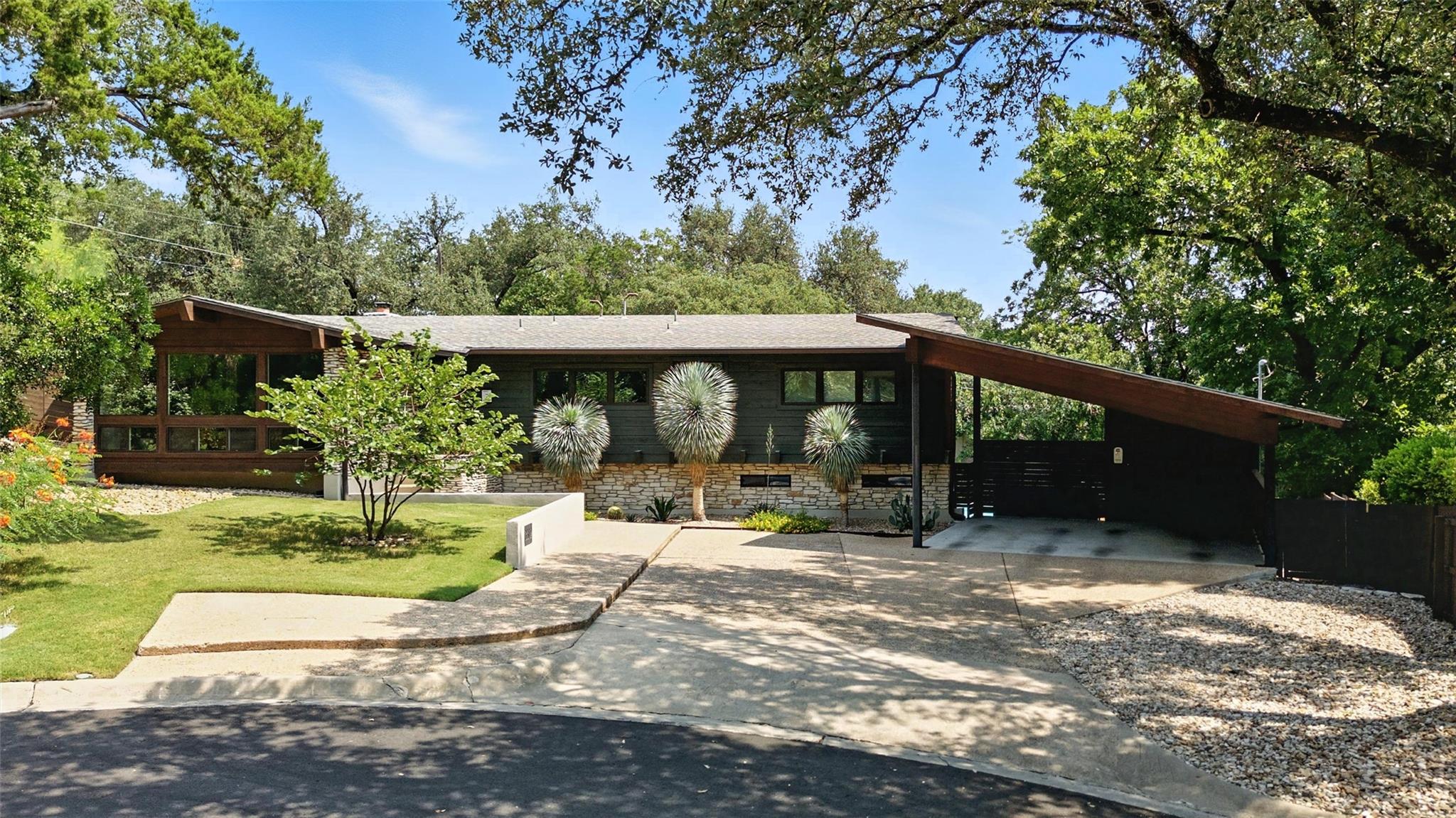 3302 Cherry Tree CIR