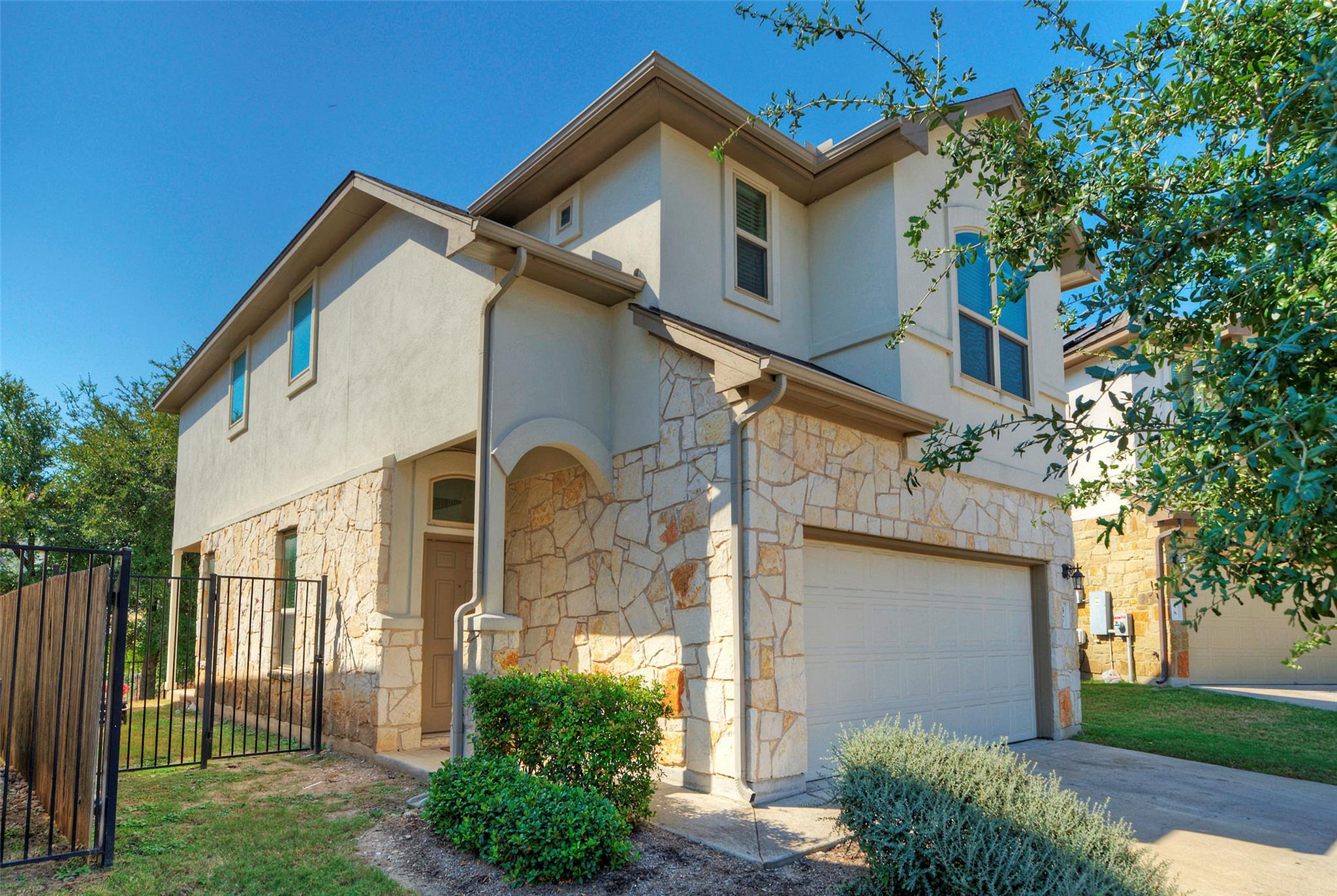 3240 E Whitestone BLVD 47