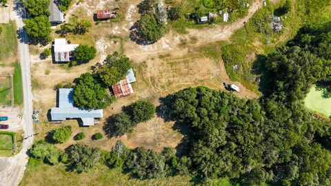 A home in Luling