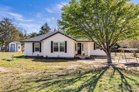 137 W Oak DR Cedar Creek TX 78612