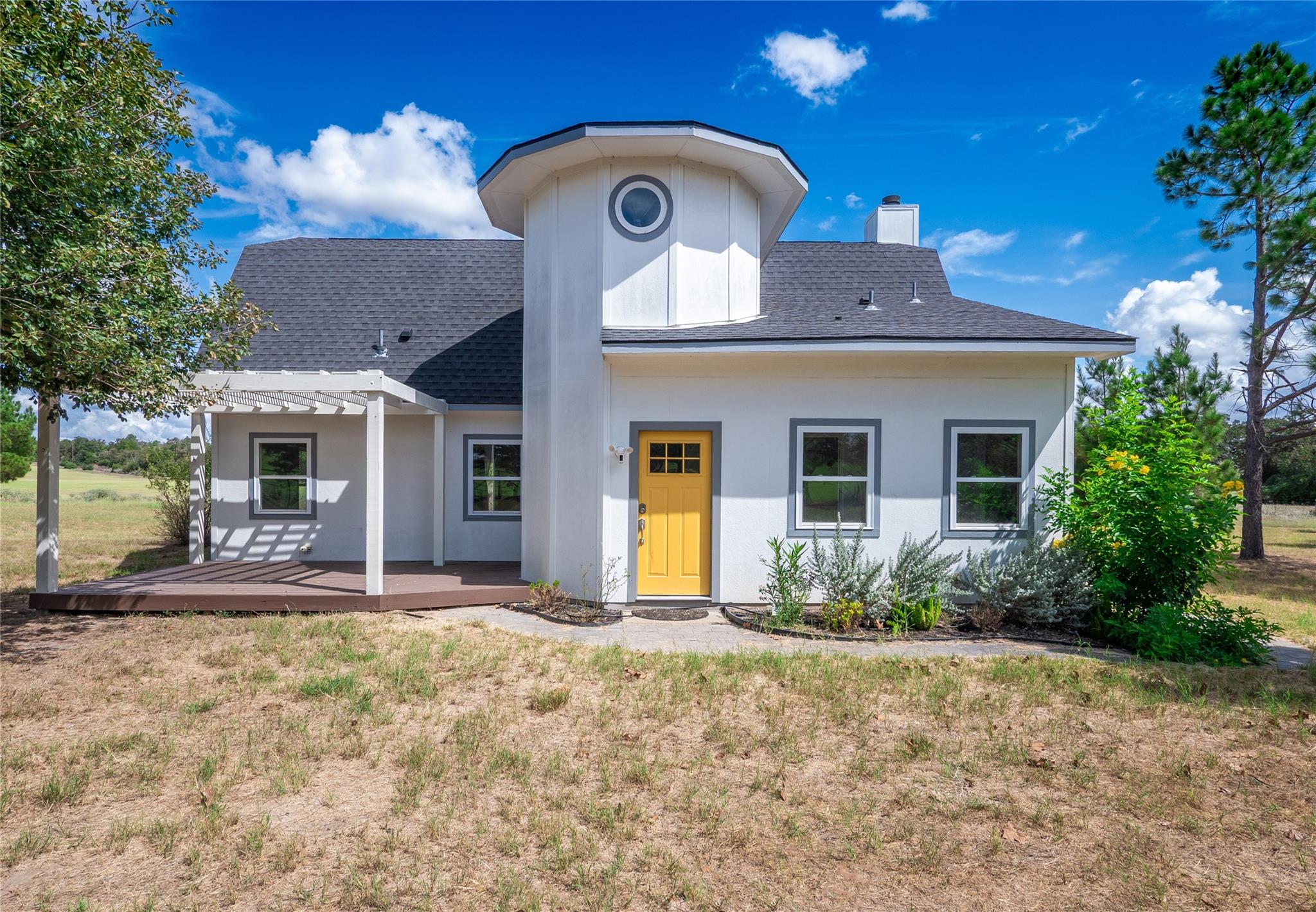 245 Country LN