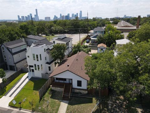 Photo of 1808 Maple Ave, Austin, TX 78702 (MLS # 6731647)