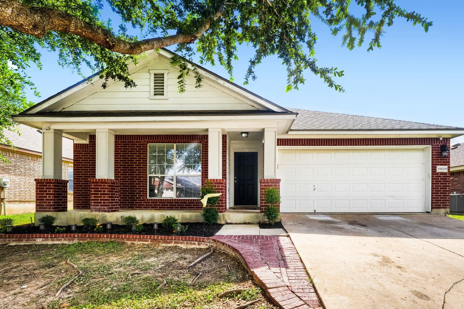 19009 Leigh LN