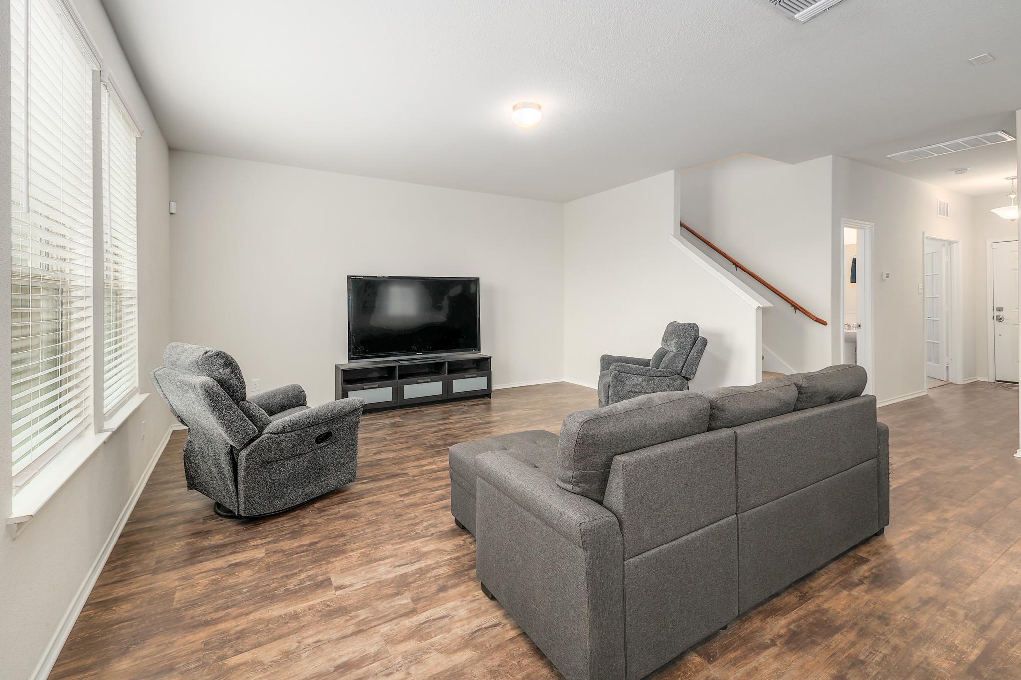 317 Bedford Falls LN
