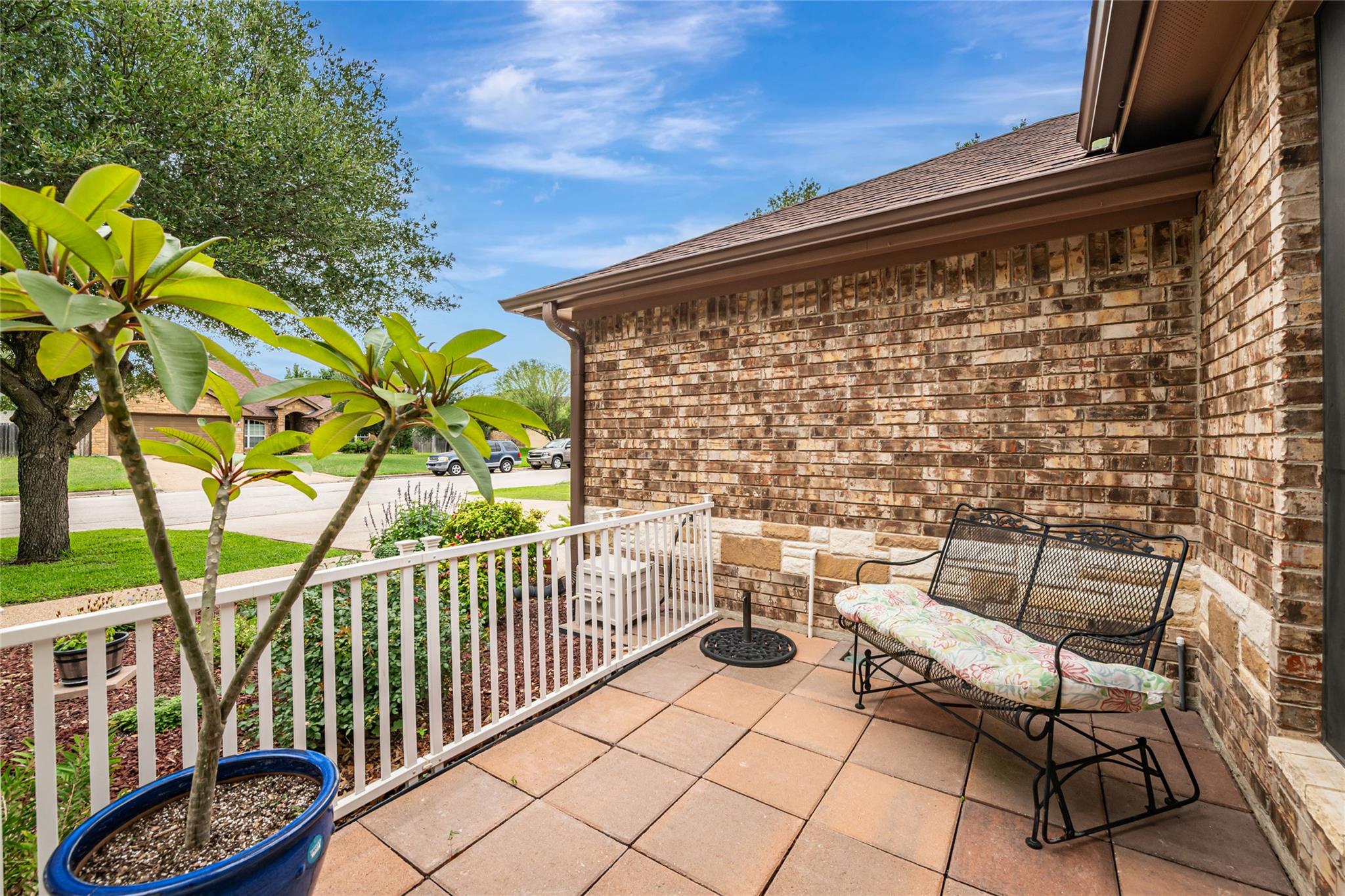 1909 Deer Field WAY