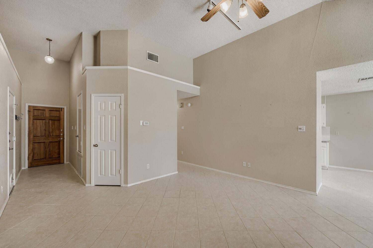 8009 Tantara CT