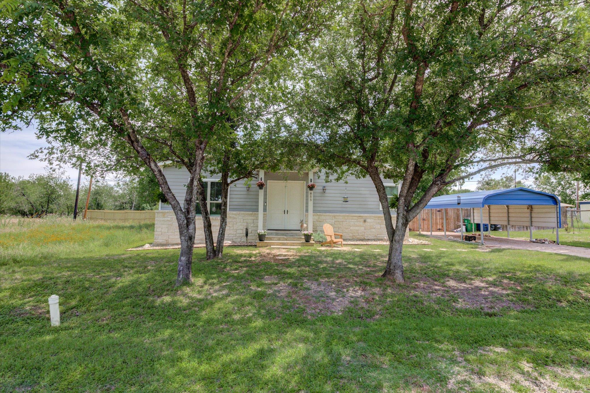 855 Aspen LN