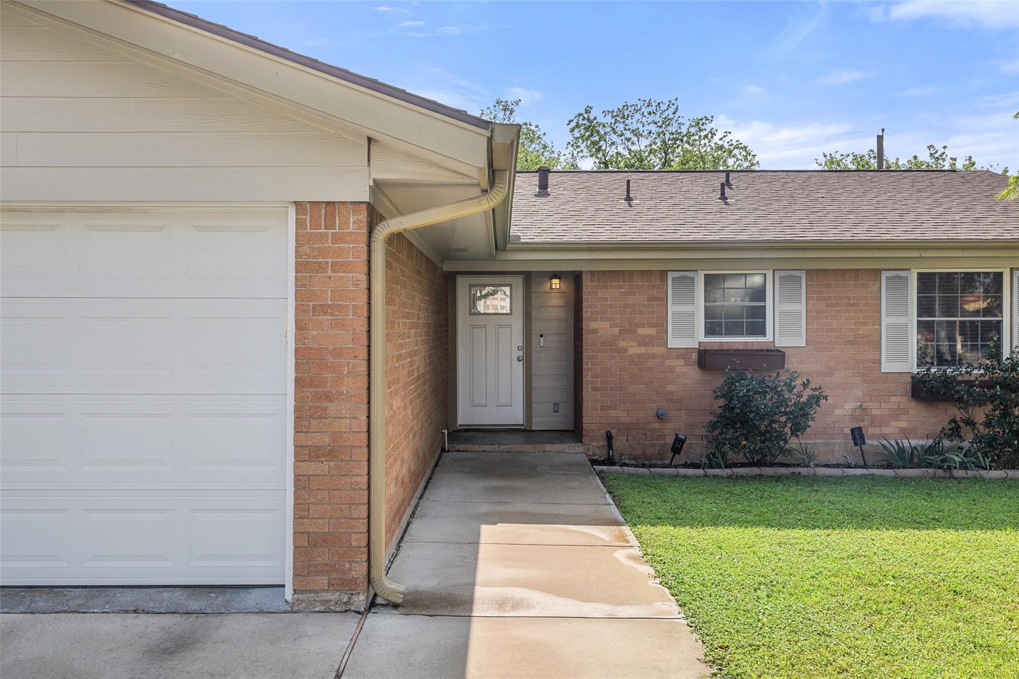 216 Lizzie ST