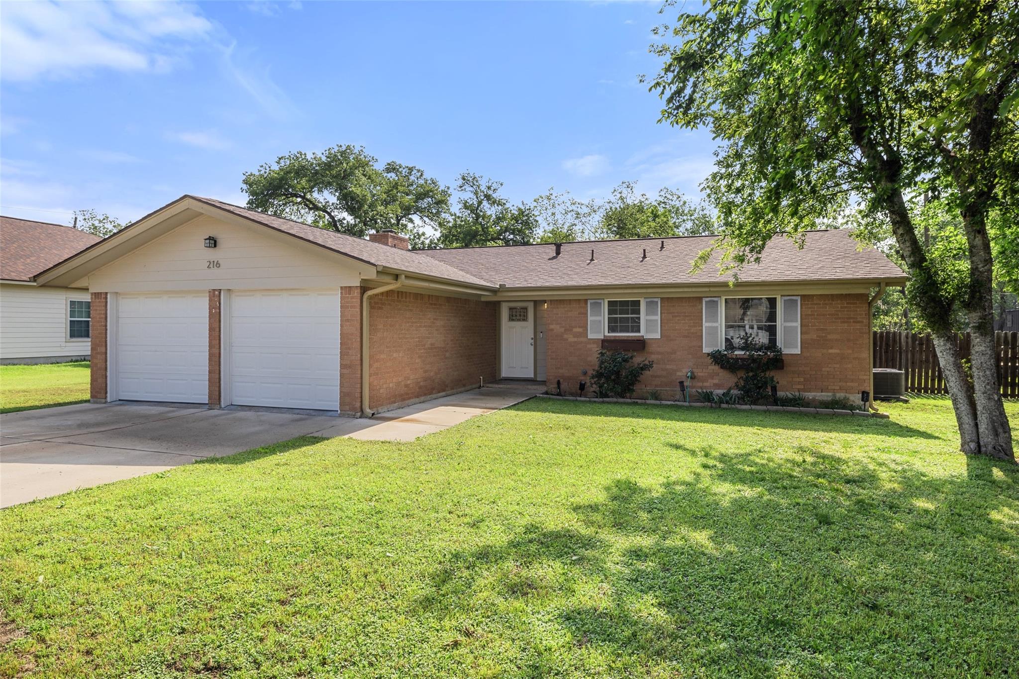 216 Lizzie ST