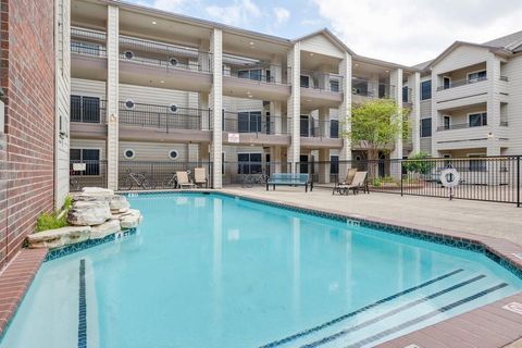 Photo of 501 W 26th ST #119, Austin, TX 78705 (MLS # 3455215)